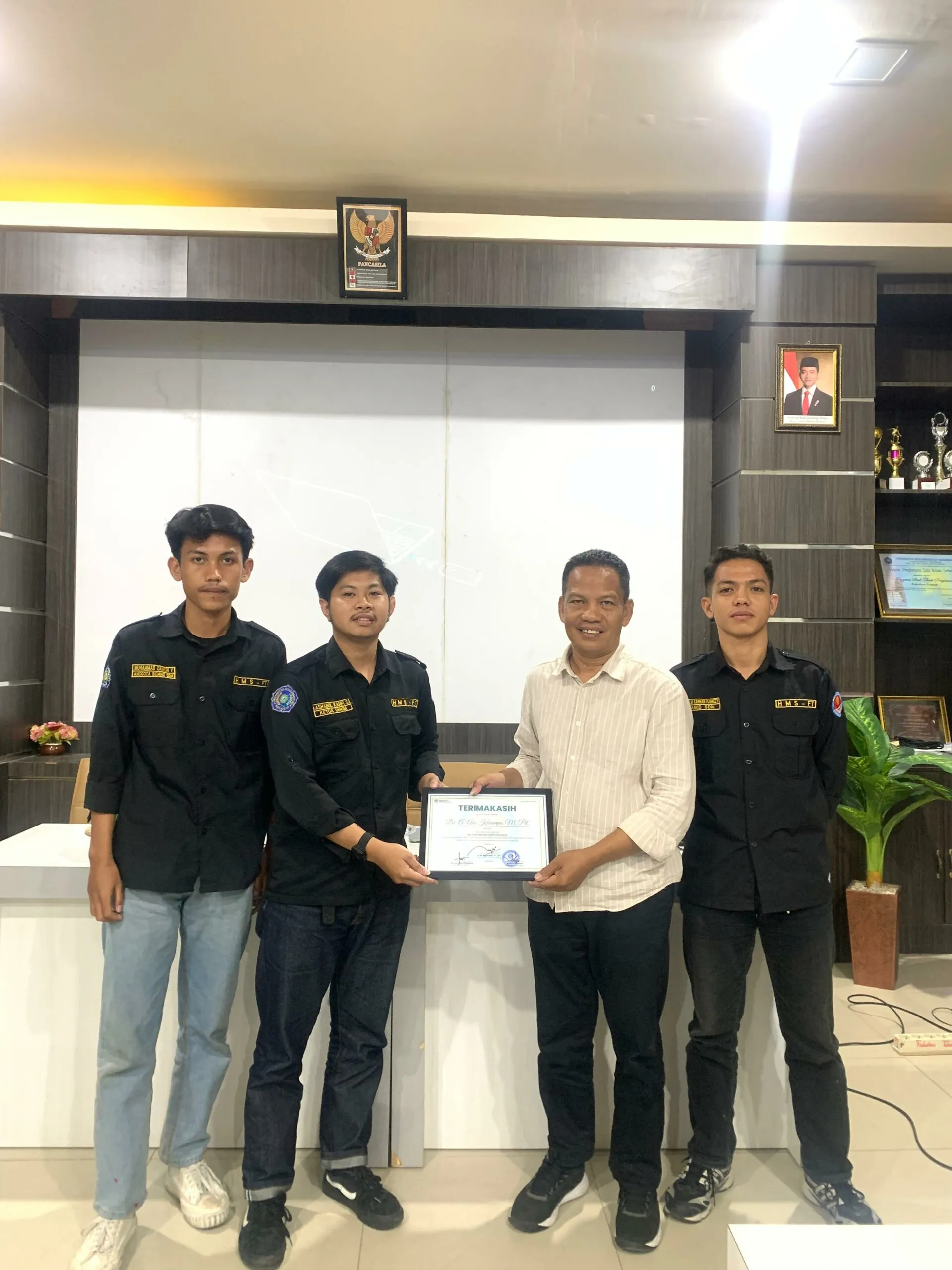 HMS Fakultas Teknik UNISMUH Gelar Pelatihan Penulisan Karya Tulis Ilmiah.