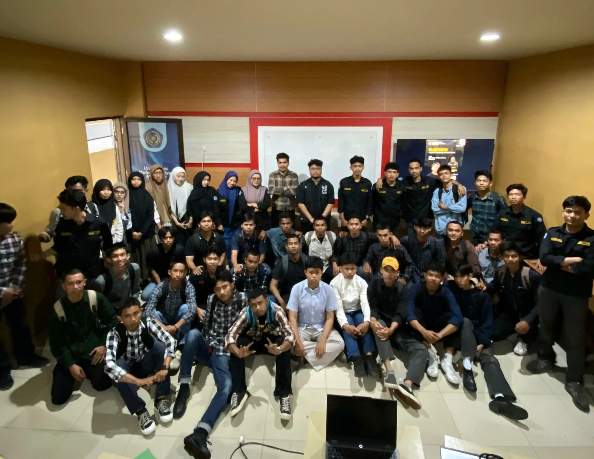 Bidang SDM HME-FT Unismuh Gelar ELEKTROVIS: Elektro Graphich Training Visual.