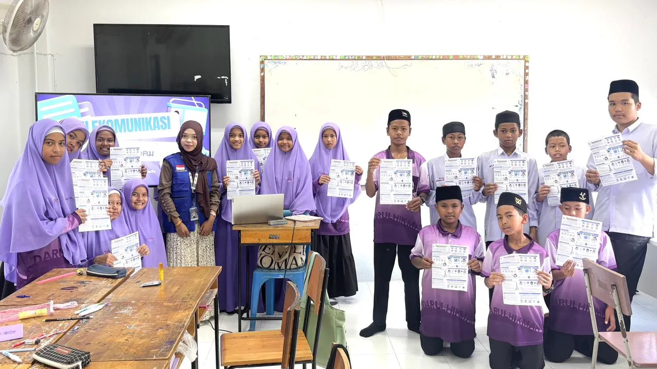 Mahasiswa Teknik Elektro Unismuh Makassar Gelar Workshop Telekomunikasi dan Internet bagi Siswa di Thailand Selatan